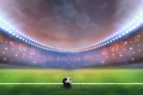 FIFA50亿美元收入目标-双星闪耀，科维托娃巅峰对决与库里70分激战湖人，回归赛场悬念丛生