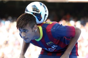 FIFA50亿美元收入目标-我将根据它生成一个标题。